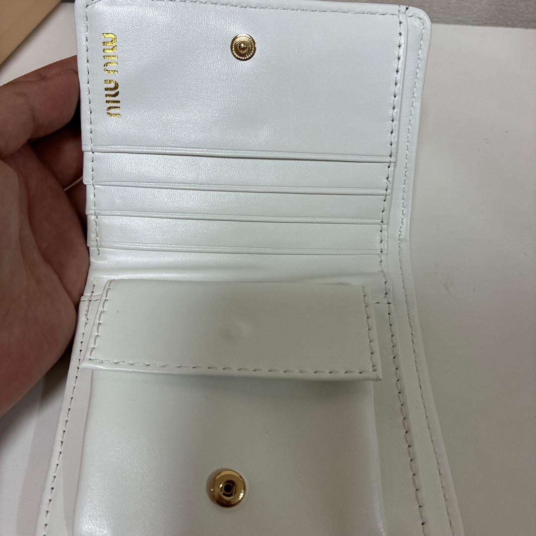 miu miu ホワイトレザー財布
