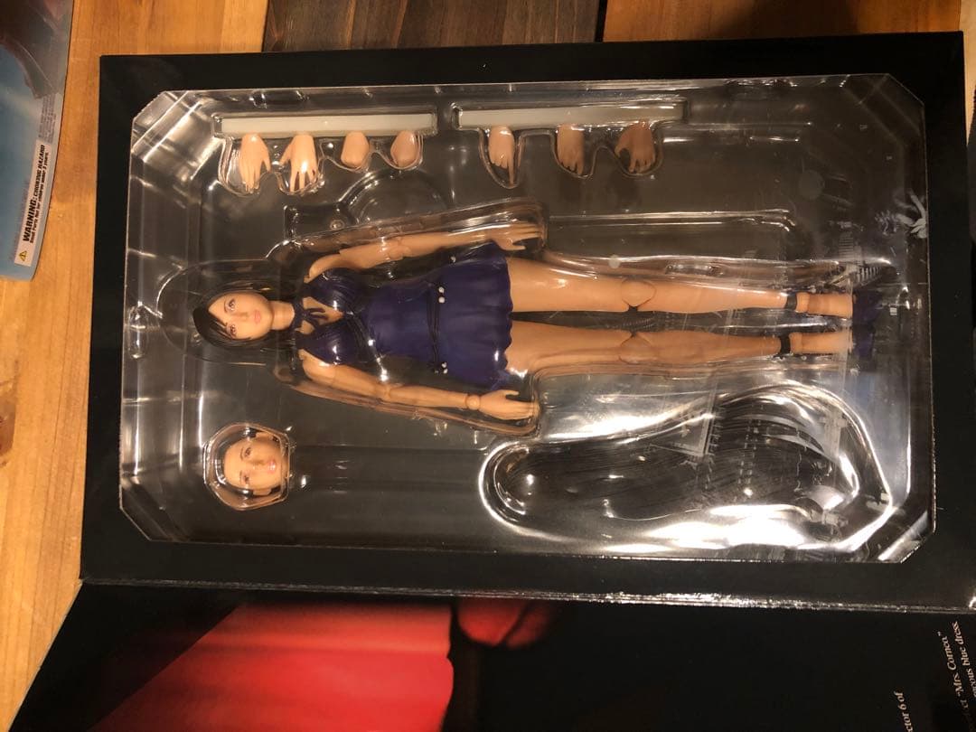 プレイアーツ 改　ファイナルファンタジー 7 クラウド、エアリス 、ティファ