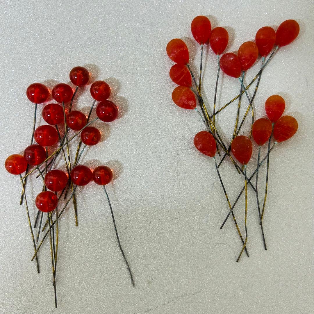 souフランスアンティーク　可愛らしい枝付きガラスパーツ　希少　赤系