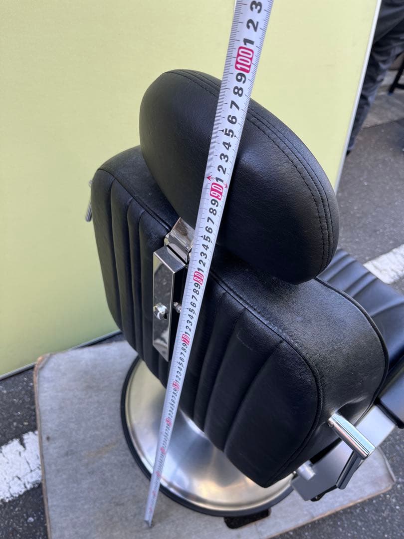 美容室椅子￼ 引き取り可　油圧式上下 回転、　￼リクライニングします￼