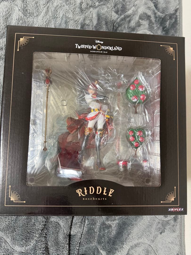 ツイステッドワンダーランド リドル・ローズハート 1/8スケールフィギュア