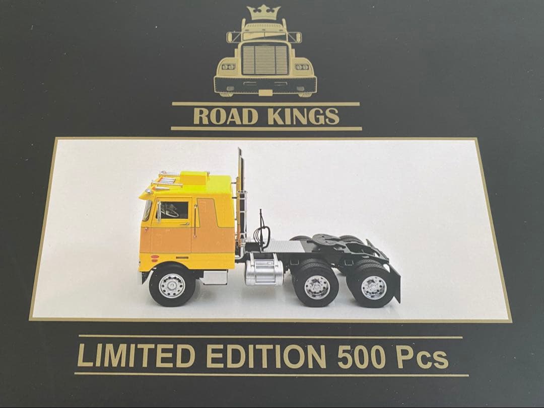 ミニカー 1/18 Peterbilt 352 Pacemaker 1977-1979