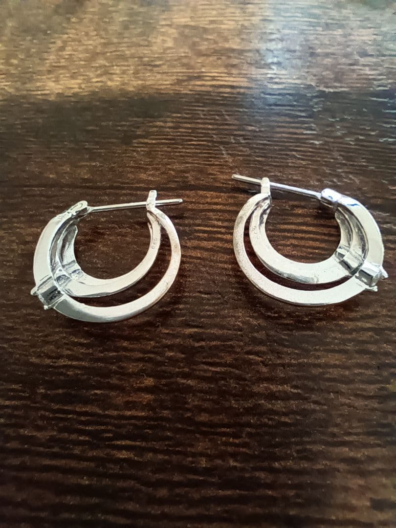 K18WG 3連フープピアス ダイヤモンド装飾付き