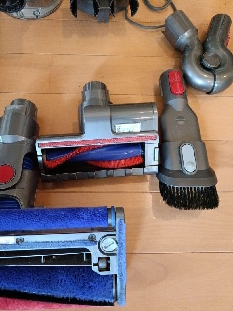 中古　dyson ダイソン V8 sv10 Fluffy