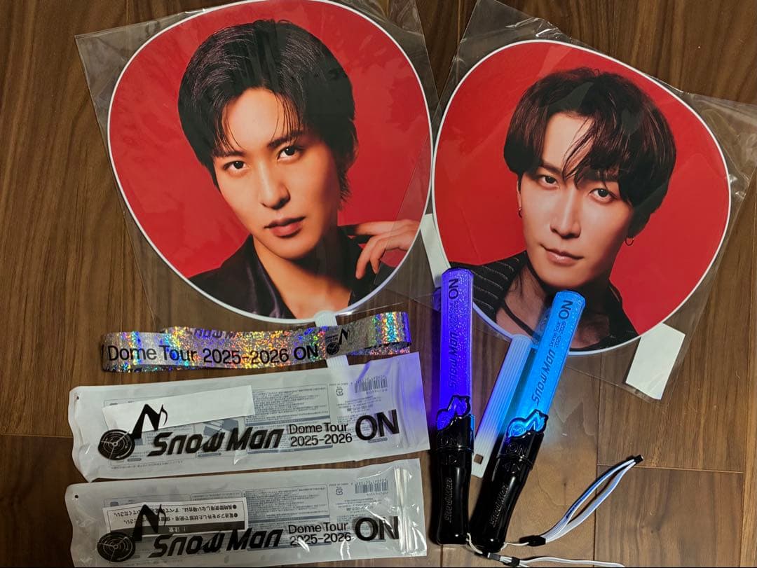 Man ON ペンライト　うちわ　銀テープ