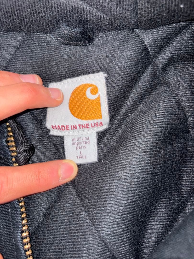 Carhartt ブラックジャケット フード付き