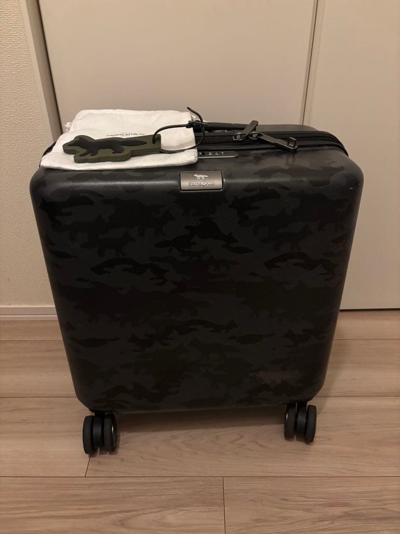 メゾンキツネ、サムソナイト カモフラージュ 中型キャリーケース