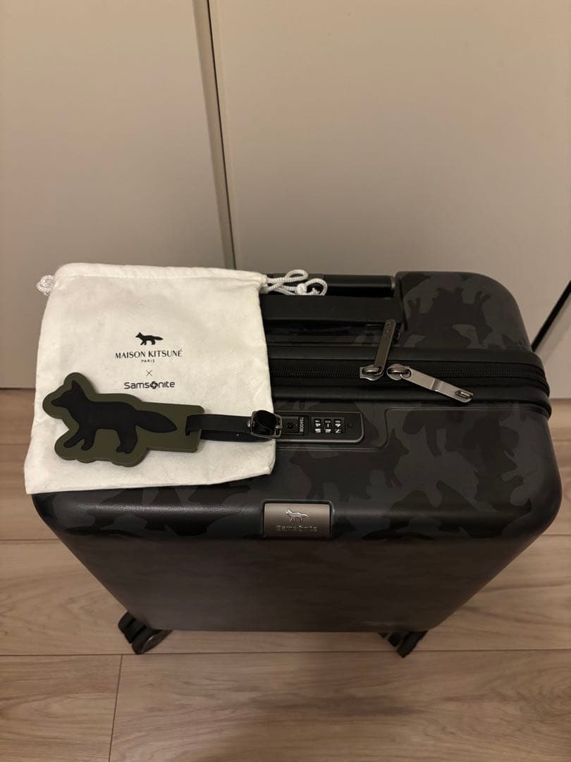 メゾンキツネ、サムソナイト カモフラージュ 中型キャリーケース