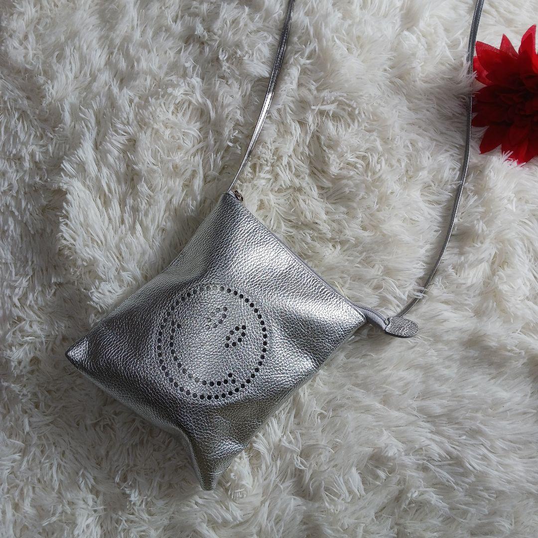 サロンドアルファード　ショルダーバック　シルバー スマイル　ポシェット