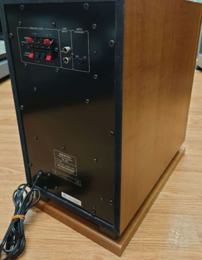 ★☆ONKYO SL-105 アンプ内蔵サブウーファー