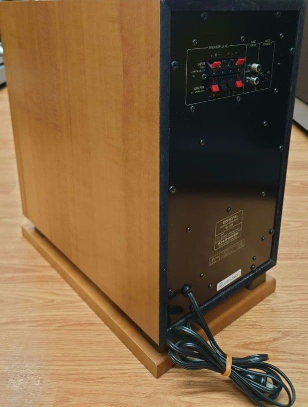 ★☆ONKYO SL-105 アンプ内蔵サブウーファー