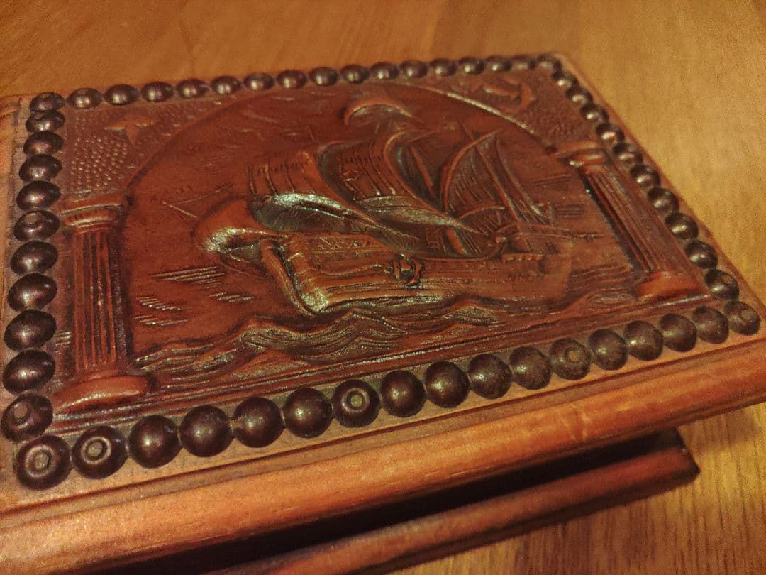 希少　宝箱　木彫　木箱　木製　彫刻 帆船　アンティーク　ヴィンテージ　レトロ