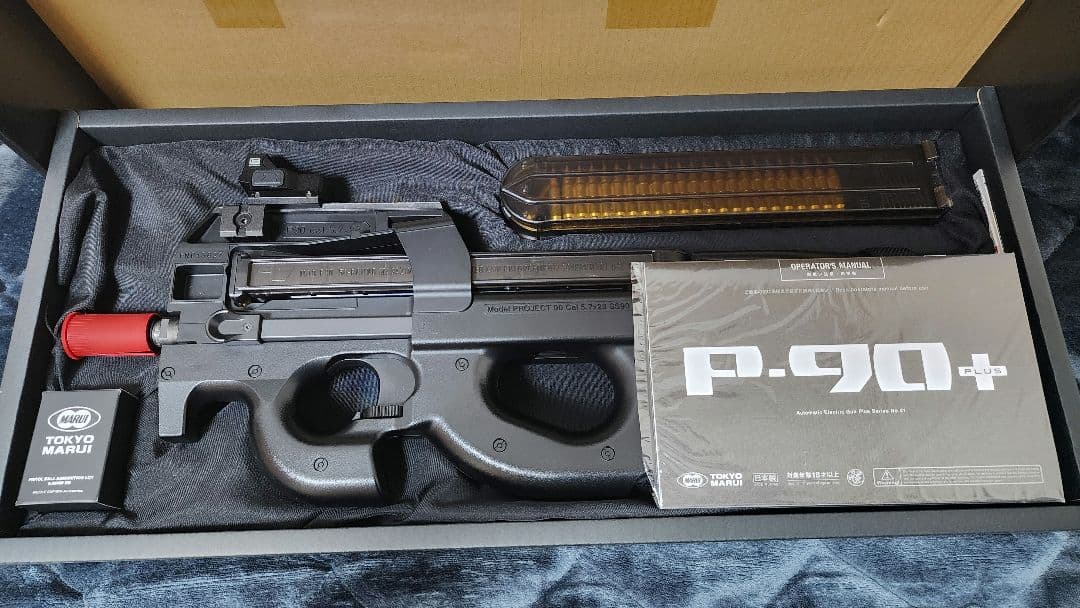 東京マルイP-90+　ドットサイト・多弾マグ付き