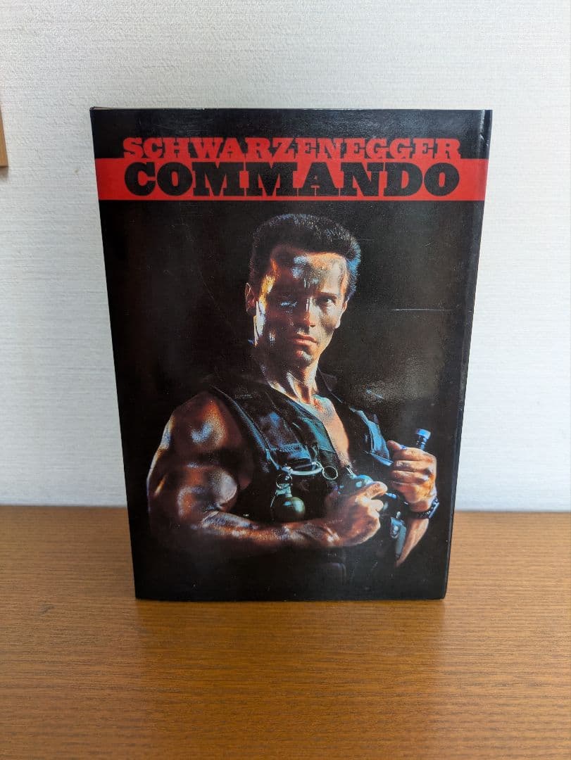 訳有★特価★新品★コマンドー　フィギュア★30周年記念★シュワルツェネッガー★