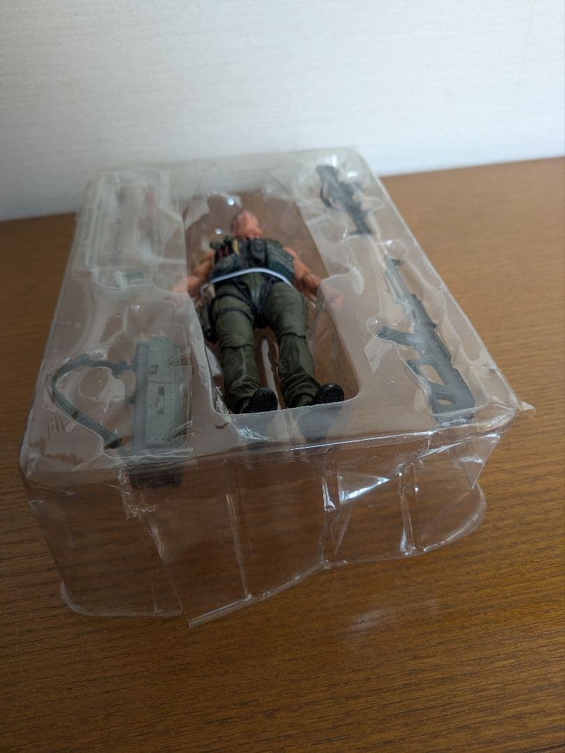 訳有★特価★新品★コマンドー　フィギュア★30周年記念★シュワルツェネッガー★