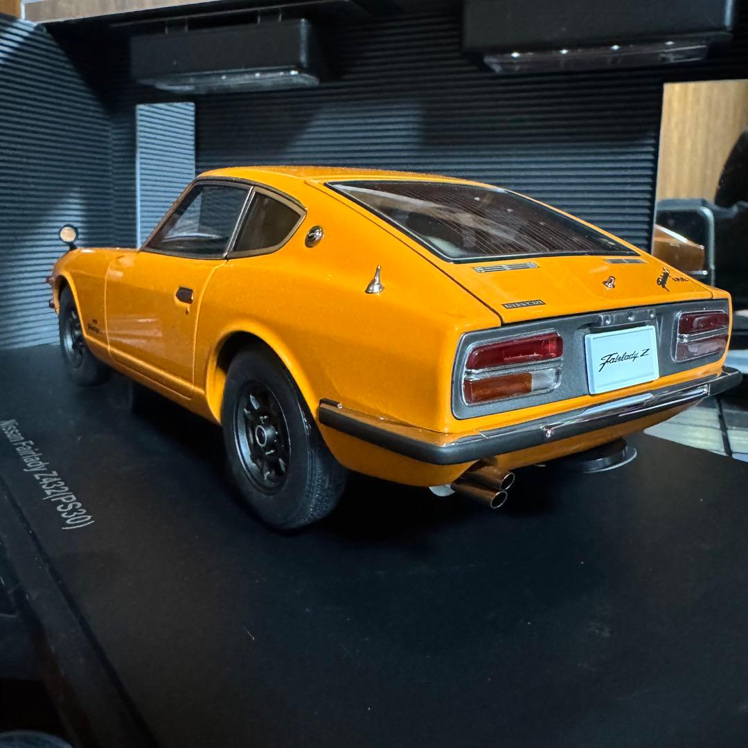 未展示品　オートアート1/18 日産フェアレディZ423 (PS30) オレンジ