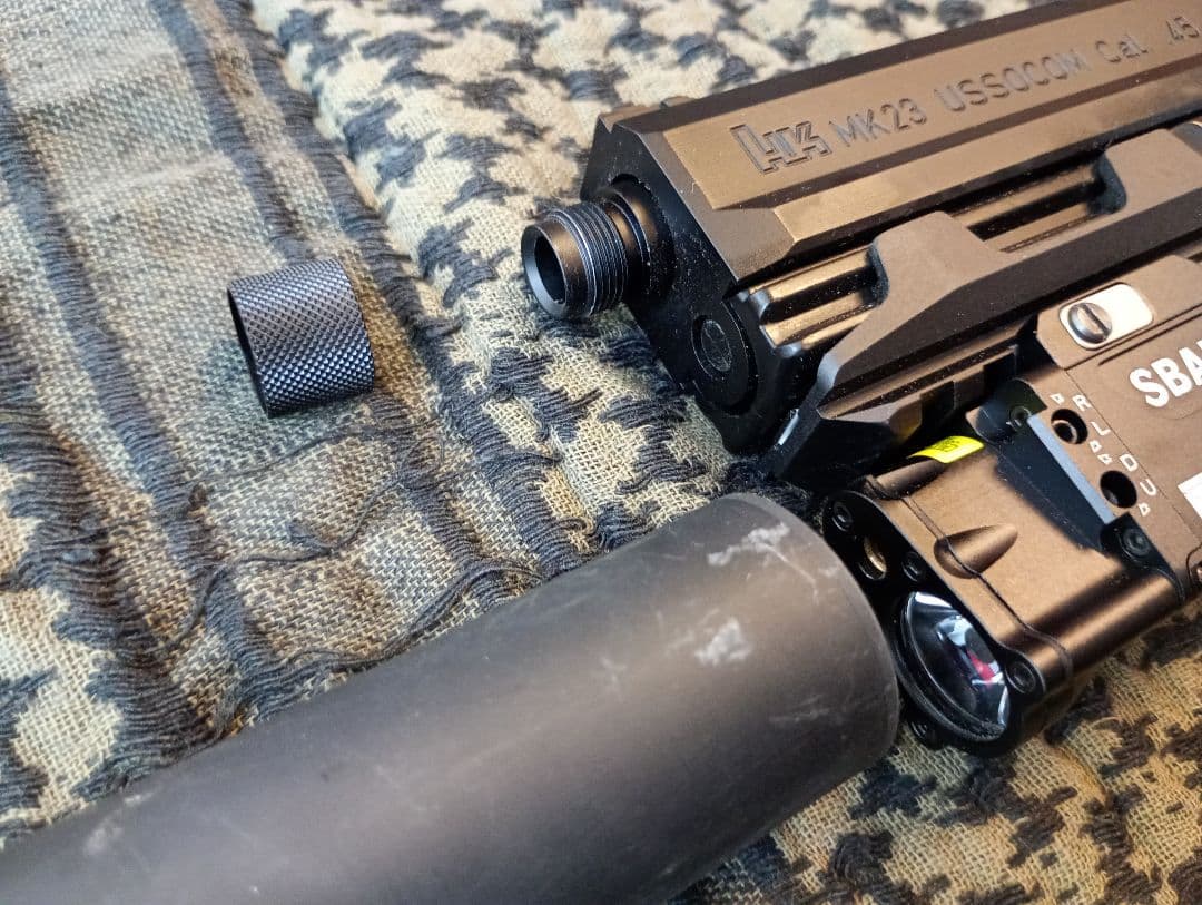 東京マルイsocom mk23 +マガジン、ホルスター等