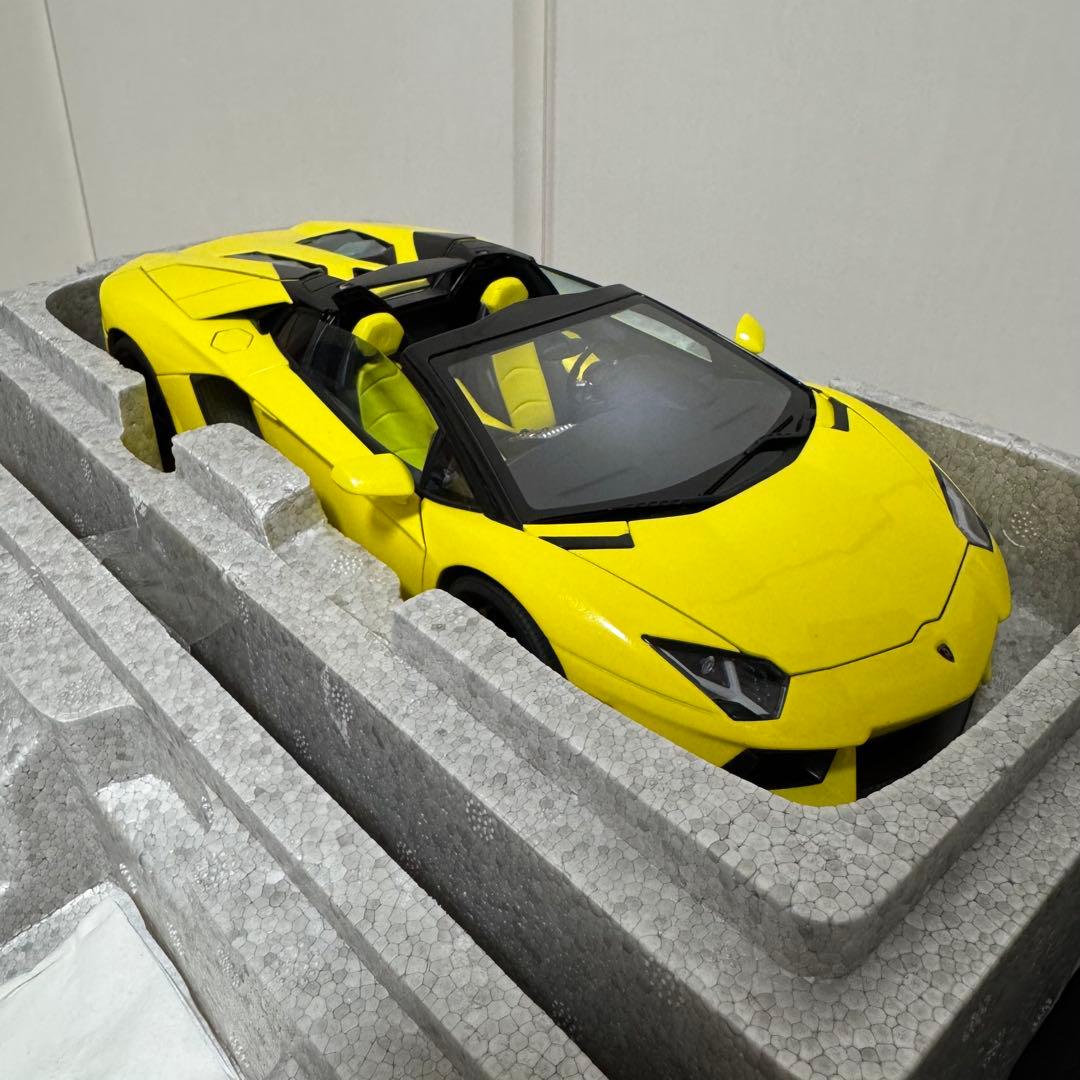Autoart 1/18 ランボルギーニ アヴェンタドール ロードスター