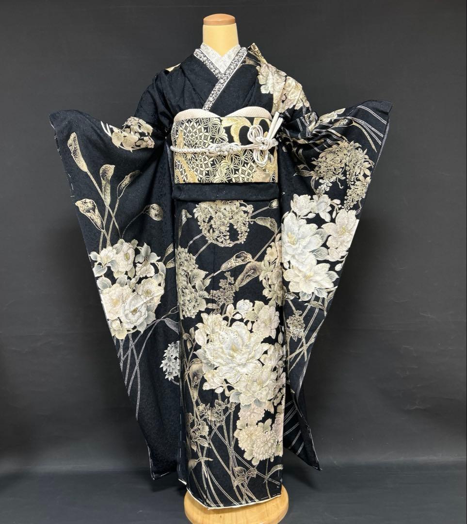 黒ラメ地牡丹や菊の上品な銀彩加工の振袖フルセット