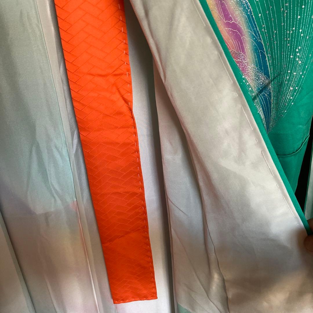 個性的な振袖、ギラ、￼ロッシュ