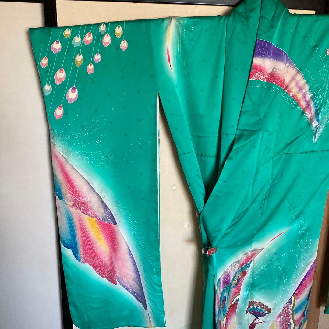 個性的な振袖、ギラ、￼ロッシュ