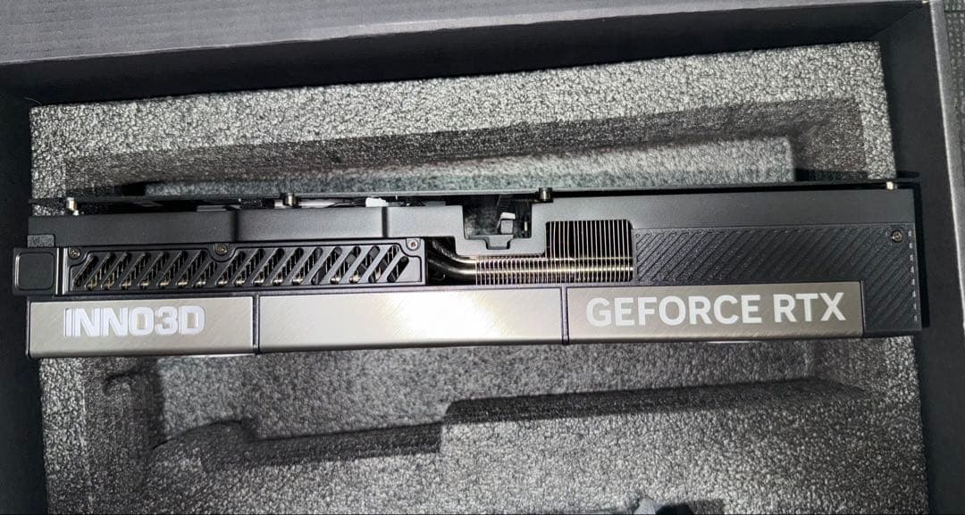 【ジャンク】INNO3D GeForce RTX 5090 グラフィックボード