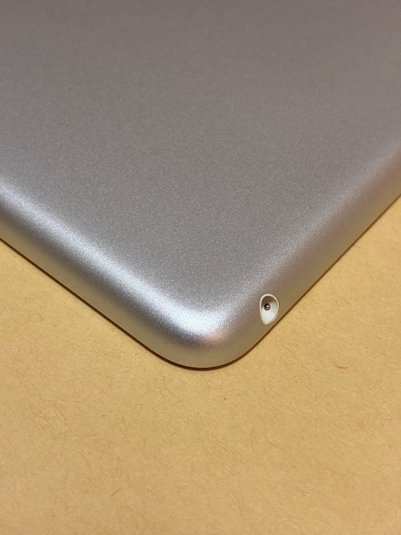 Apple iPad 第7世代 シルバー 32GB + Apple Pencil
