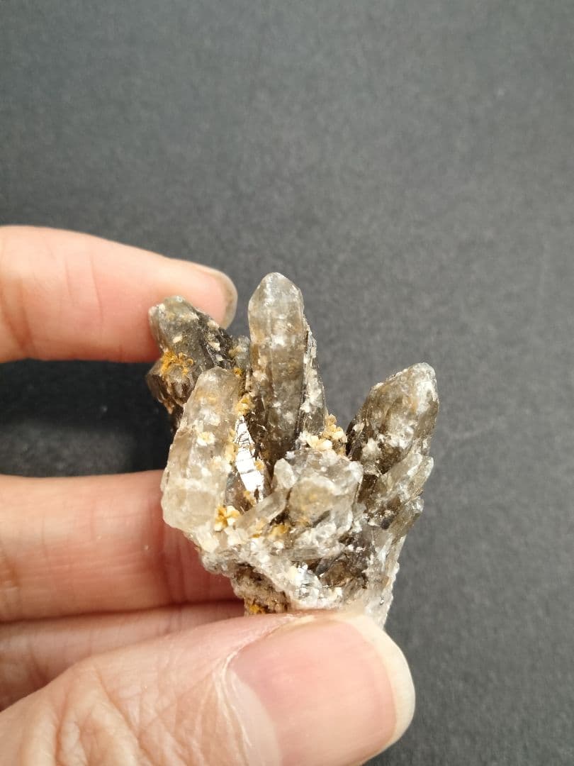 国産鉱物　インクルージョン山梨県　塩山竹森山　天然水晶　　トルマリン入り水晶