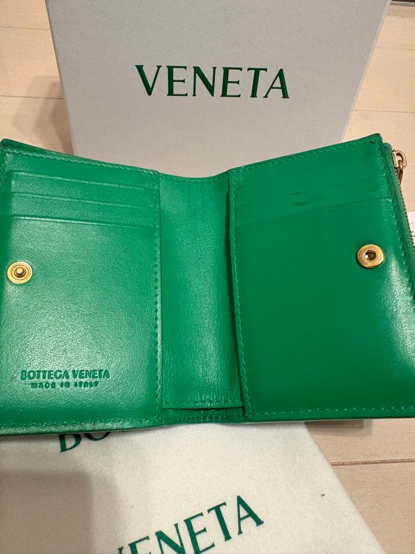正規品　BOTTEGA VENETA ボッテガ　カセット　二つ折り財布