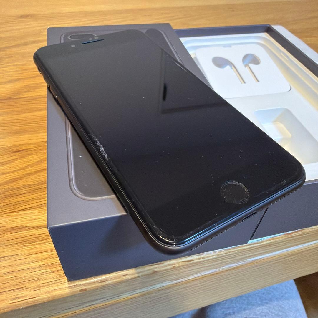 iPhone 8 Plus ブラック 本体　SIMフリー