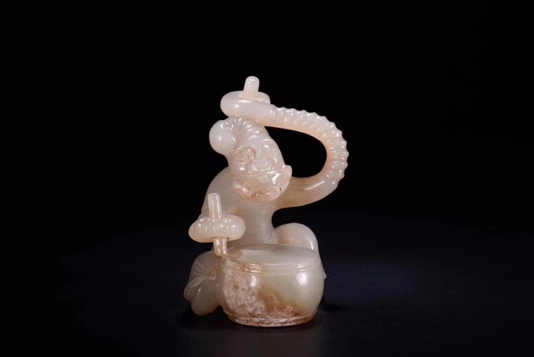 和田玉 胡人擊鼓