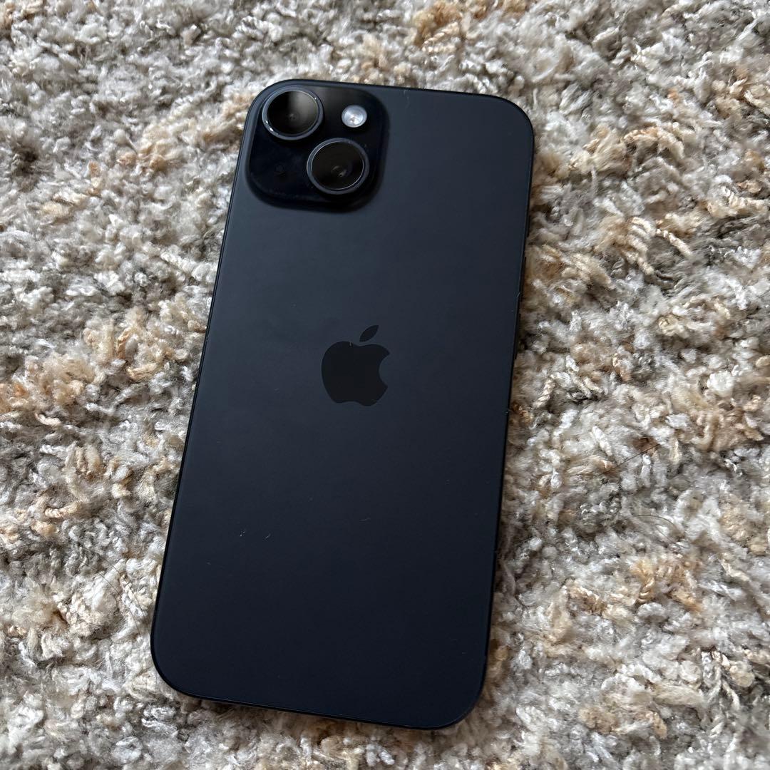 iPhone 15 128GB ブラック 本体　バッテリー88%