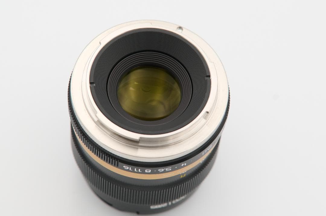 毒鏡 DULENS APO 85mm F2 ブラック EFマウント