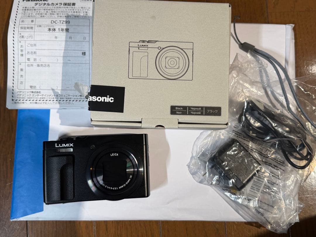 一度使用のほぼ新品　Panasonic LUMIX DC-TZ99 本体と付属品