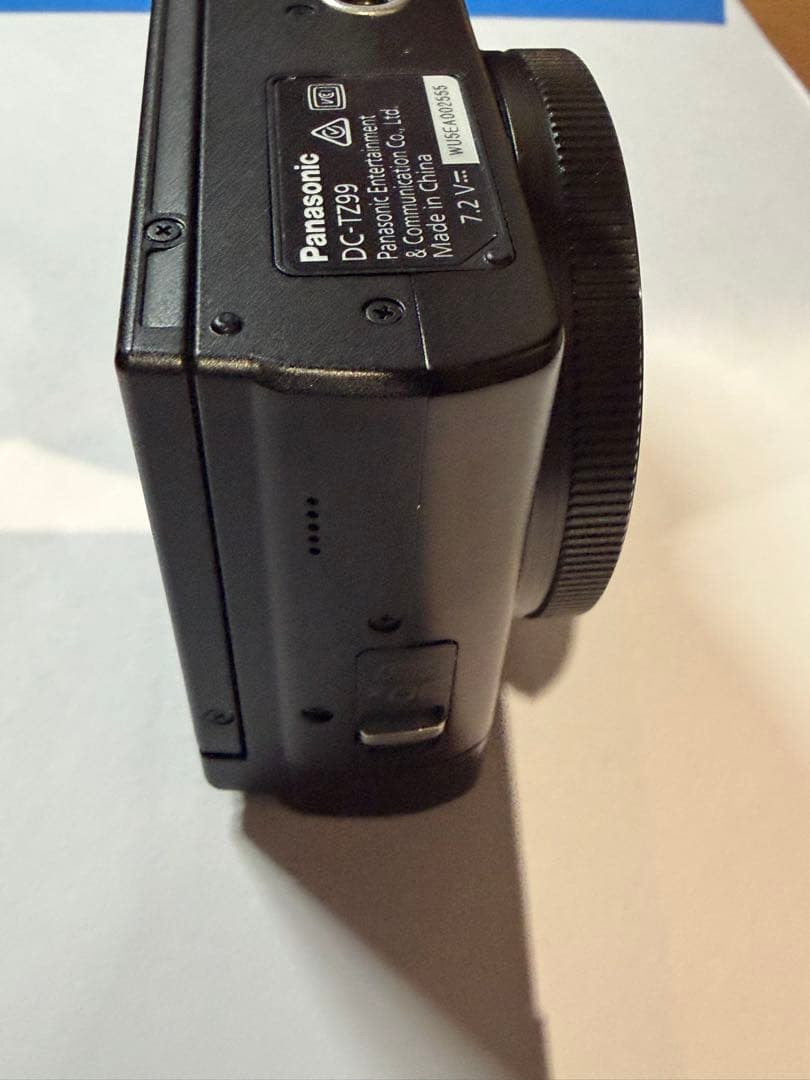 一度使用のほぼ新品　Panasonic LUMIX DC-TZ99 本体と付属品