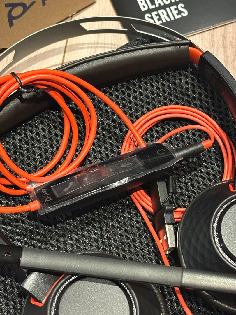 未使用 Poly Blackwire 5220 有線ヘッドセット
