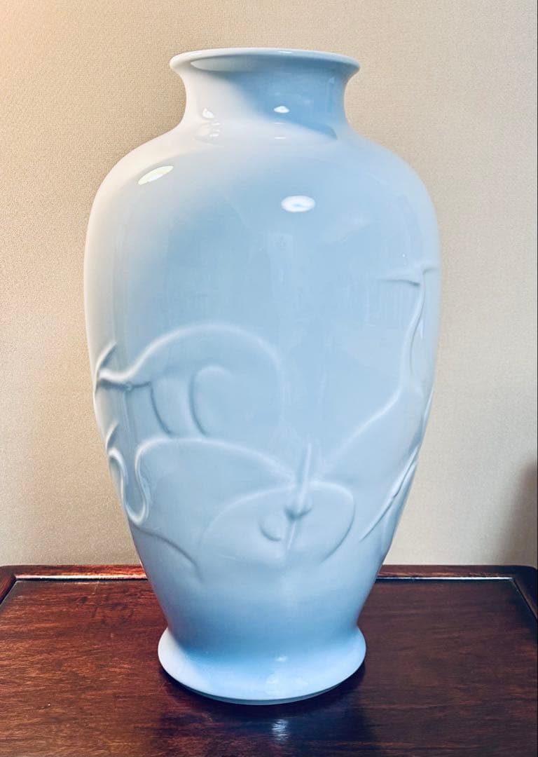 深川製磁　陽刻鶴紋　花瓶　高さ約38cm