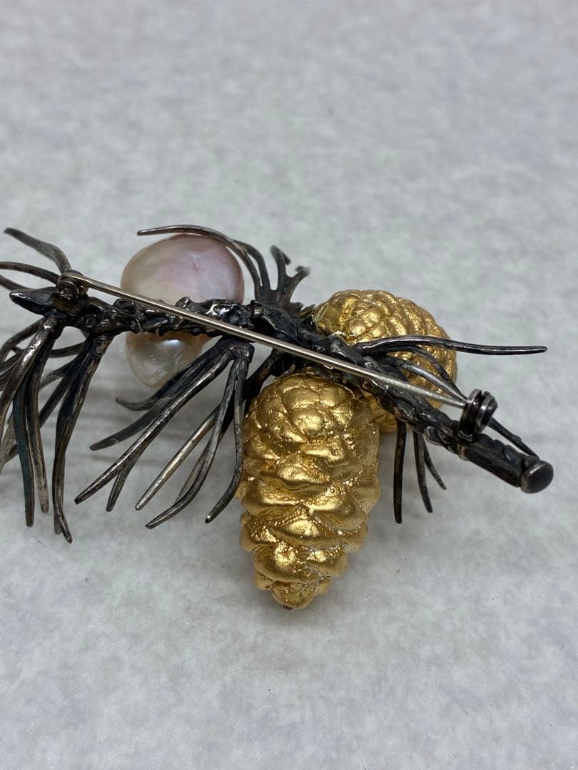 D0104A）希少 925 銀 本真珠 パール 松ぼっくり 松 ブローチ