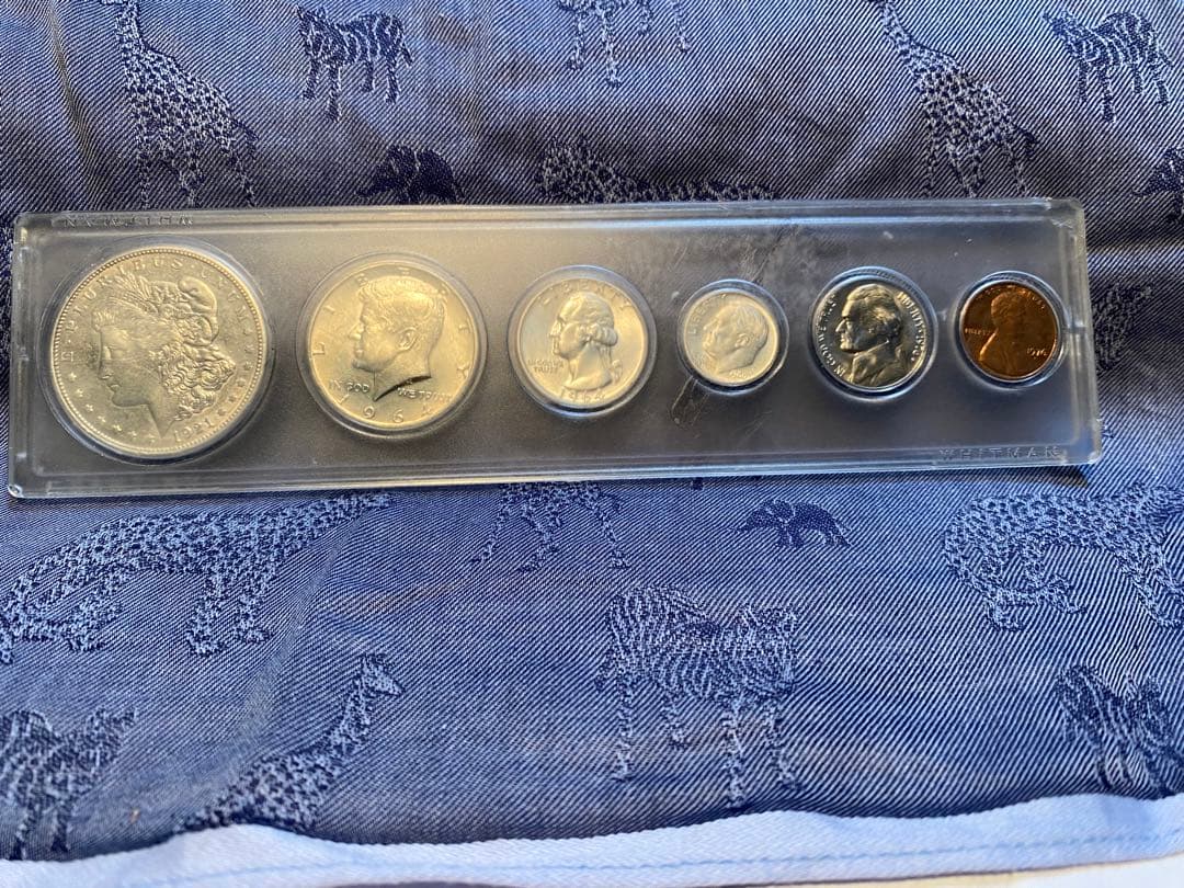 アメリカの未使用の貨幣セットです。