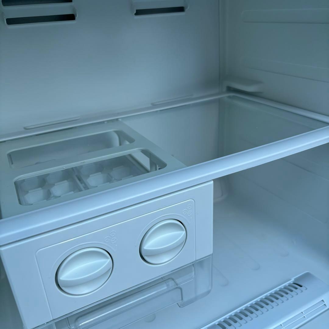 Hisense 227L 冷凍冷蔵庫 HR-B2302 2020年製