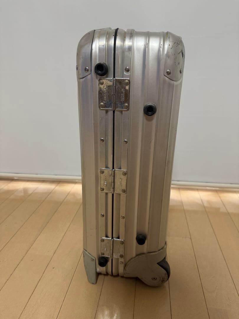 Rimowa リモワ　ルフトハンザ32L 機内持ち込み可能　2輪