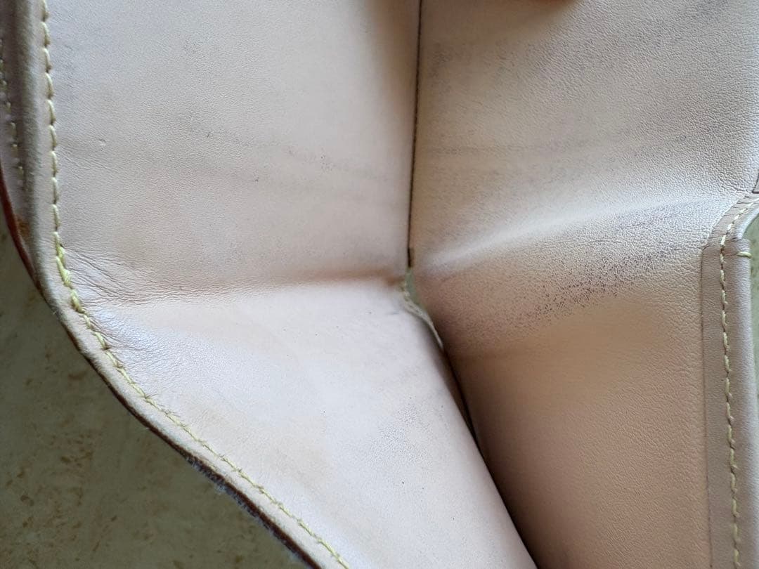 ルイヴィトン マルチカラー ポルトモネビエカルト クレディコンパクト白3折り財布