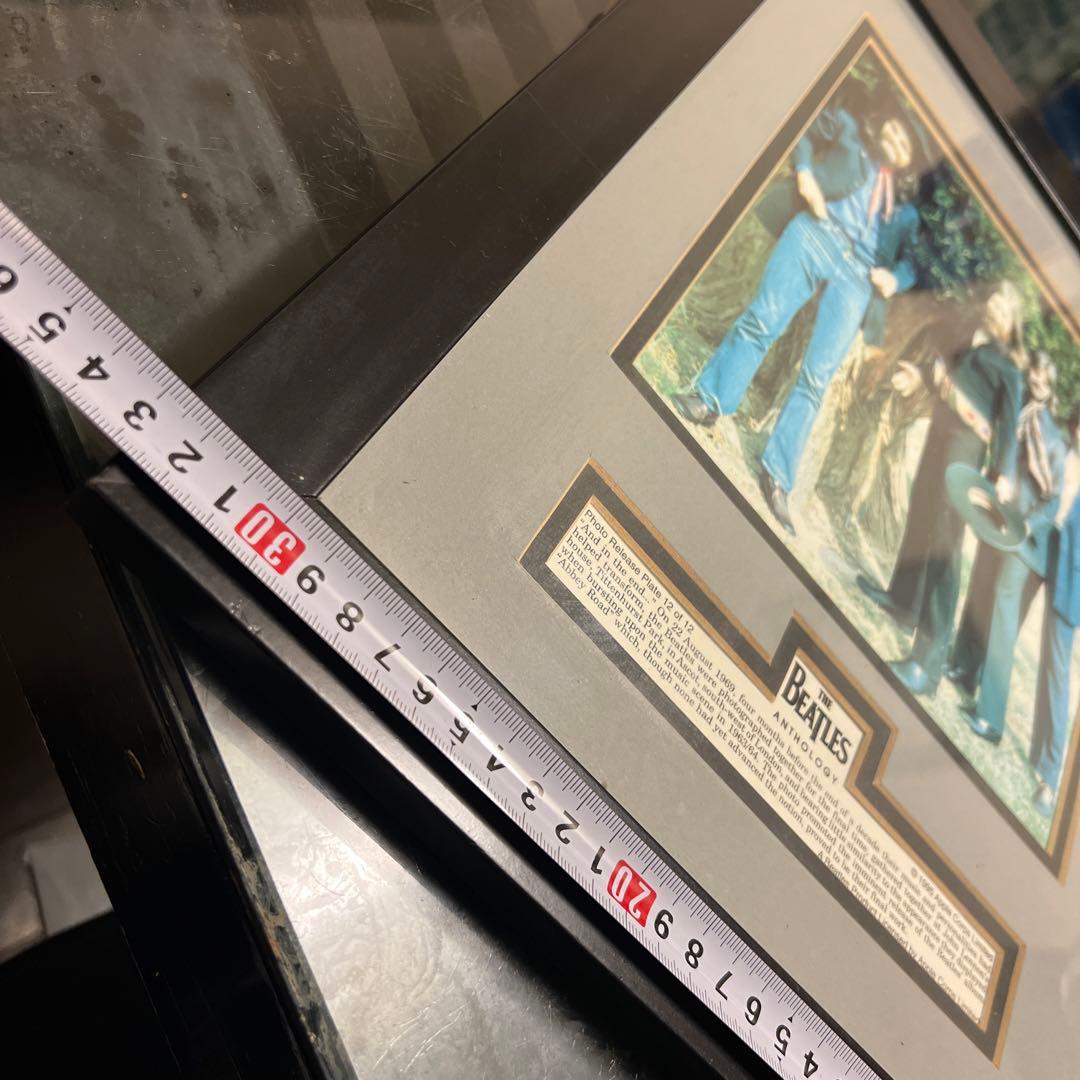 ビートルズ　額縁のポスター