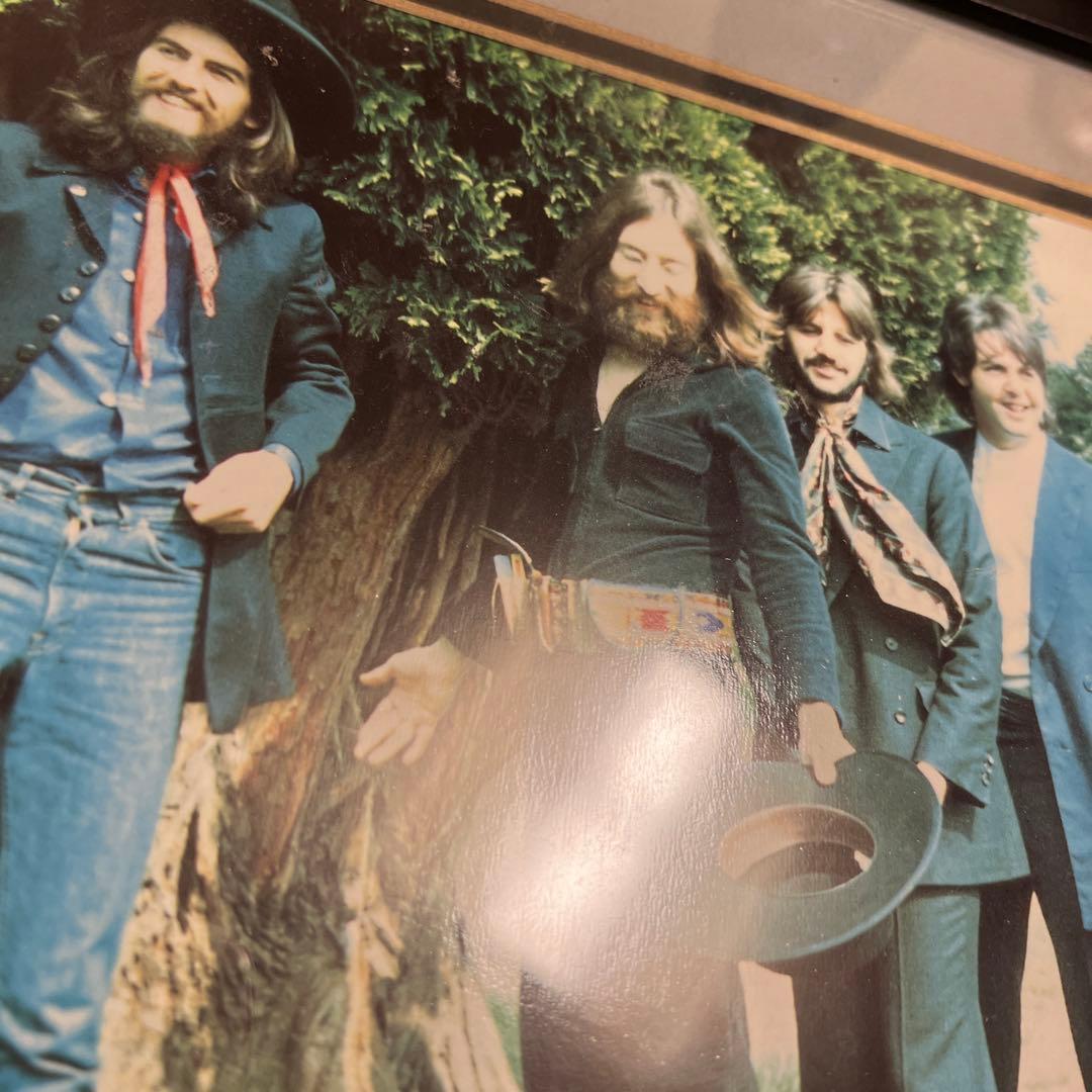 ビートルズ　額縁のポスター