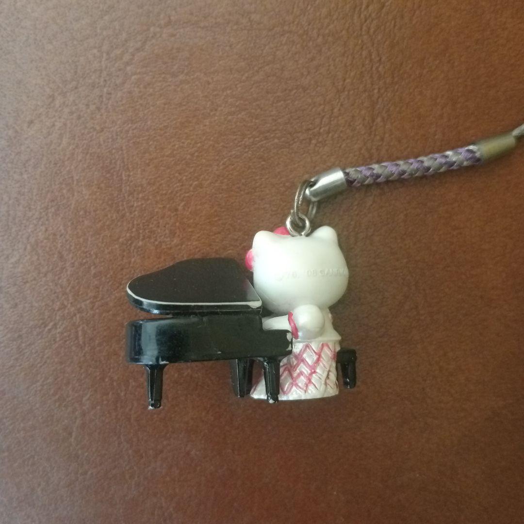 d*3様 ハローキティ 伊藤楽器限定　ストラップ　根付