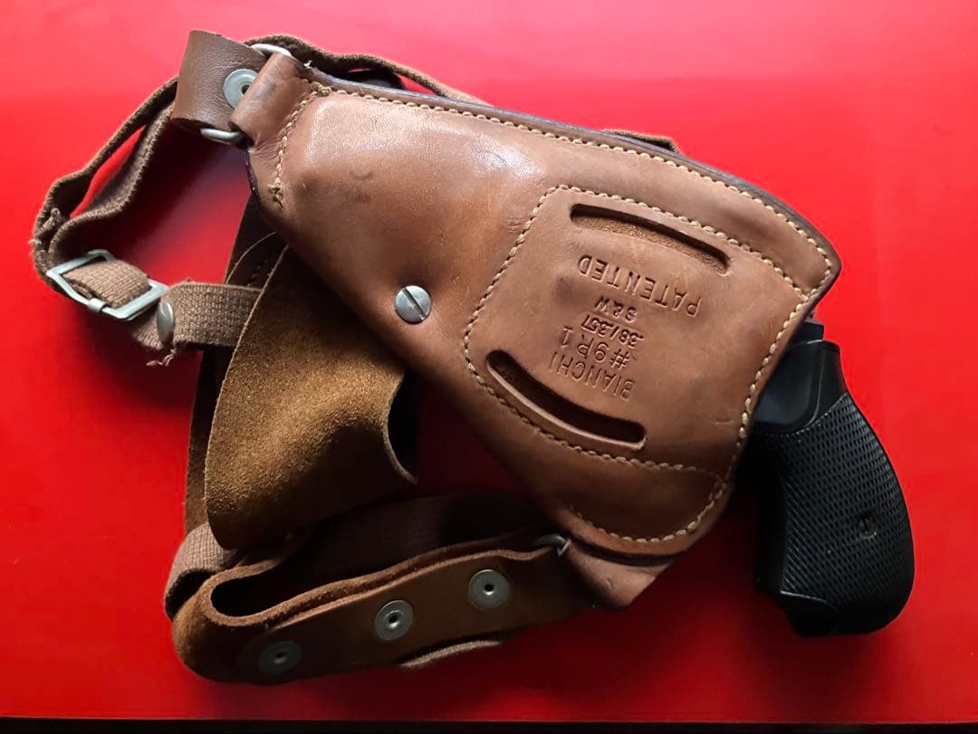 Bianchiショルダーホルスター 9R 1 .38/.357S&W/COLT