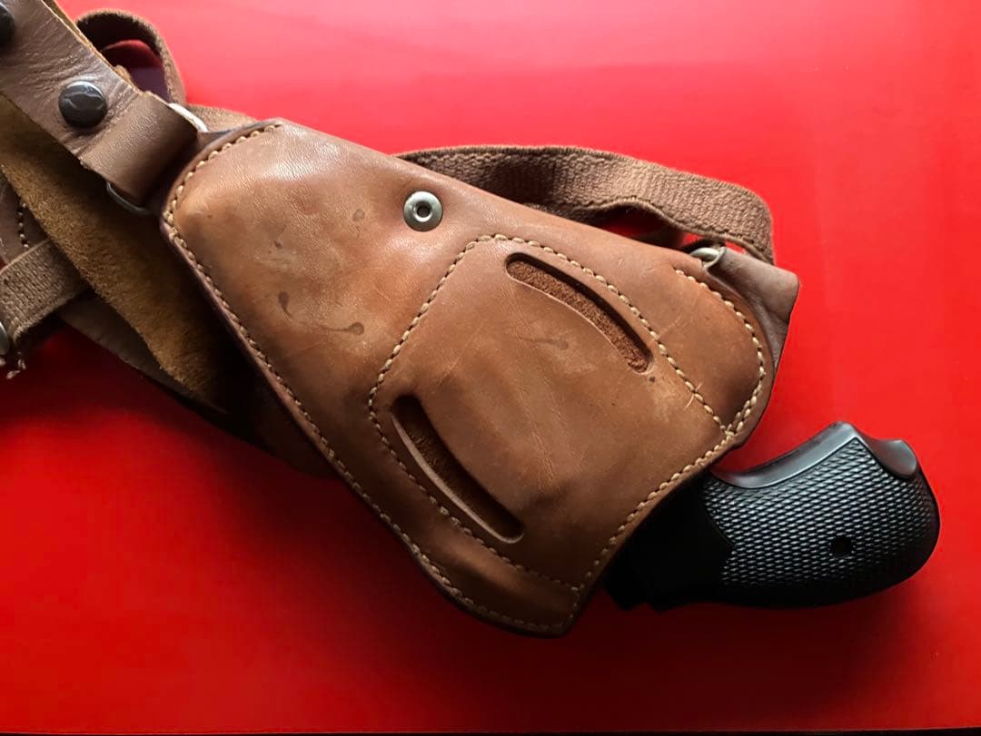 Bianchiショルダーホルスター 9R 1 .38/.357S&W/COLT