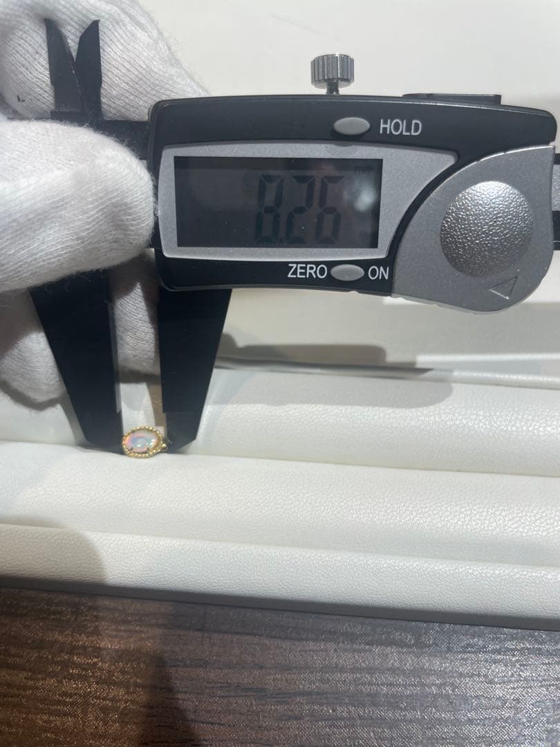 K18　ピアス　金装飾枠　天然オパール　　 レアデザイン　年代物