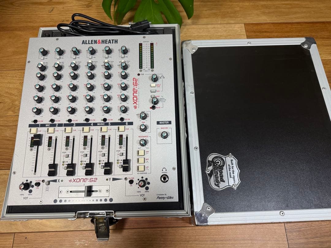 ALLEN & HEATH XONE:62 アナログミキサー