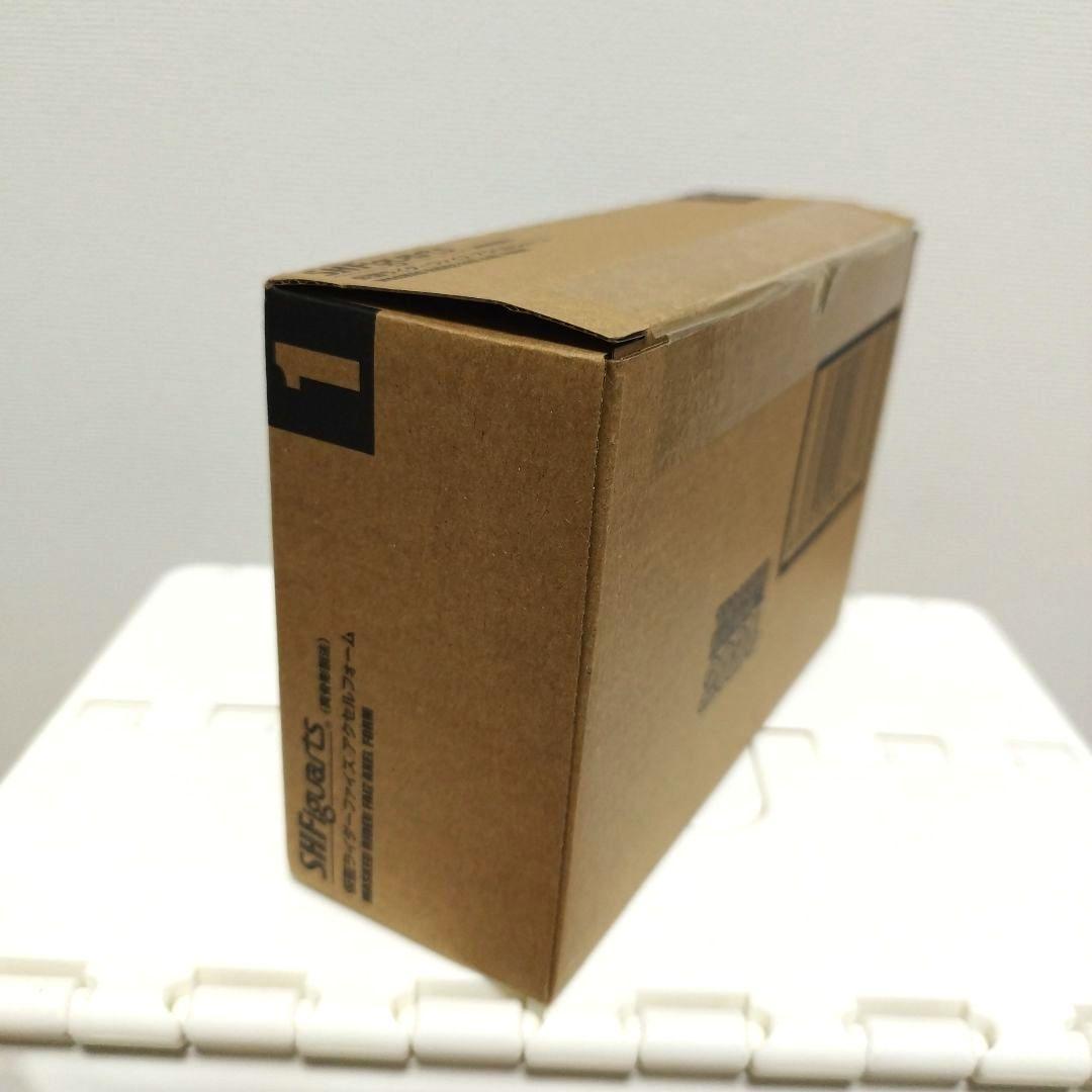 S.H.Figuarts（真骨彫製法） 仮面ライダーファイズ アクセルフォーム